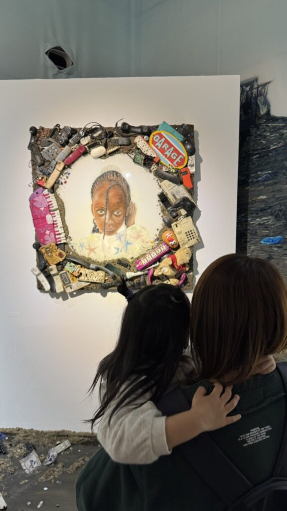 金津創作の森で開催されている「長坂真護」さんの個展-3