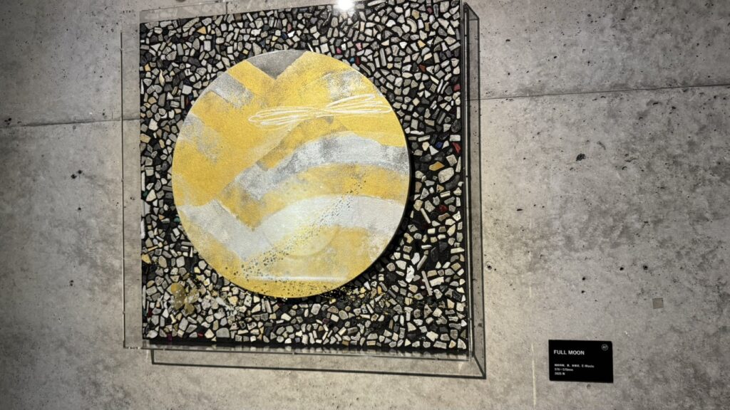 金津創作の森で開催されている「長坂真護」さんの個展-4